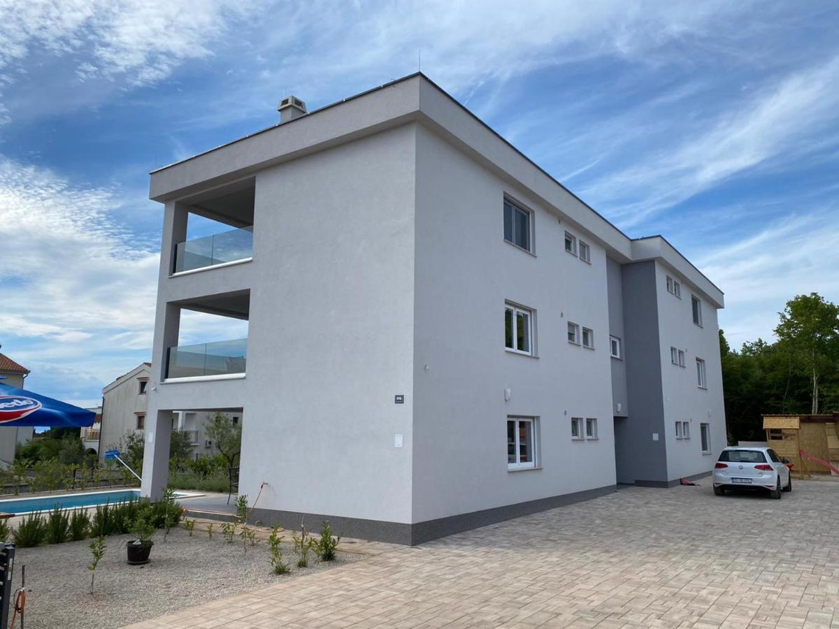 Apartmani Grgic On The Adress Branka Fucica 96 มาลินสกา ภายนอก รูปภาพ